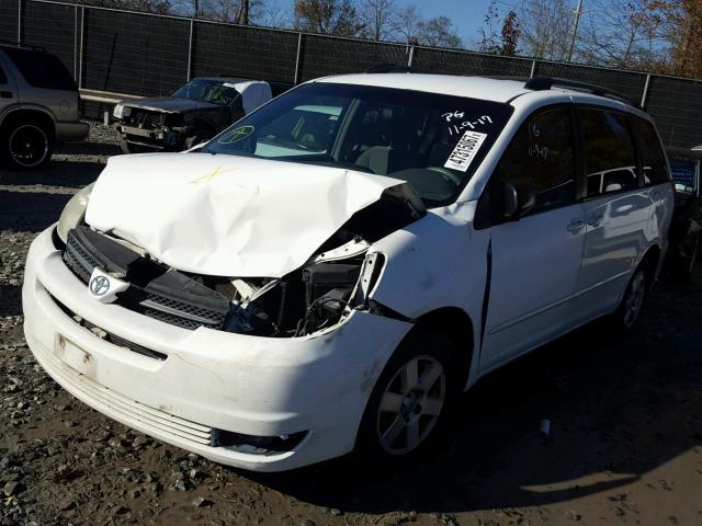 5TDZA23C54S055892 - 2004 TOYOTA SIENNA CE WHITE photo 2