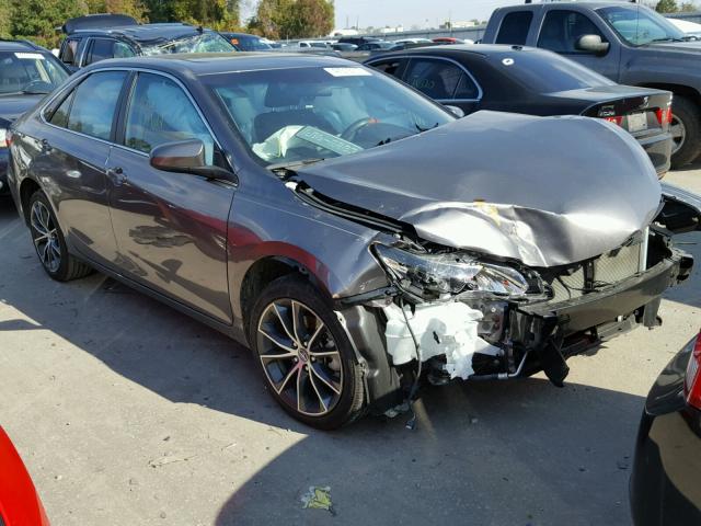 4T1BF1FK7HU295779 - 2017 TOYOTA CAMRY LE GRAY photo 1