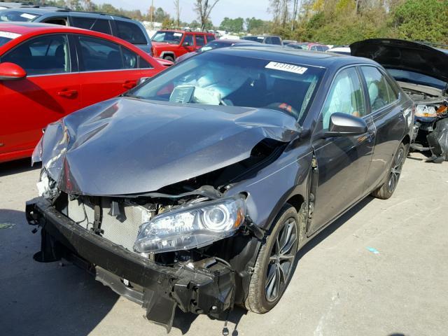 4T1BF1FK7HU295779 - 2017 TOYOTA CAMRY LE 灰色 照片 2