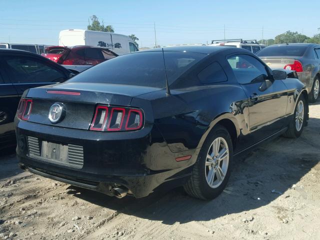 1ZVBP8AM1E5330869 - 2014 FORD MUSTANG BLACK photo 4