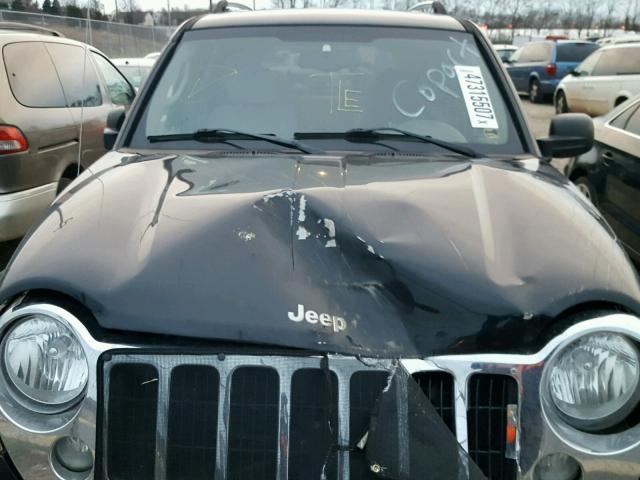 1J4GL58555W615533 - 2005 JEEP LIBERTY LI BLACK photo 7