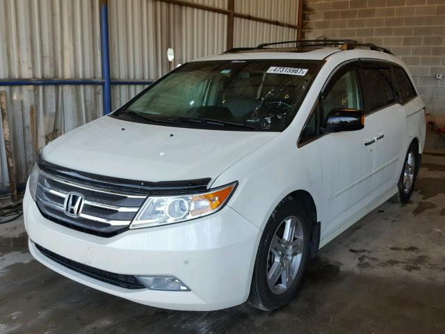 5FNRL5H94CB134773 - 2012 HONDA ODYSSEY TO WHITE photo 2