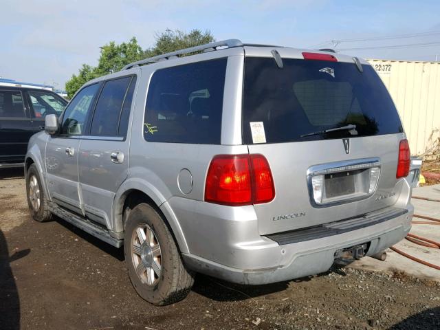 5LMFU27R23LJ39301 - 2003 LINCOLN NAVIGATOR SILVER photo 3