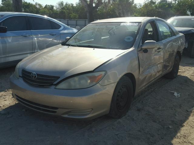 4T1BE32K94U361795 - 2004 TOYOTA CAMRY LE GOLD photo 2