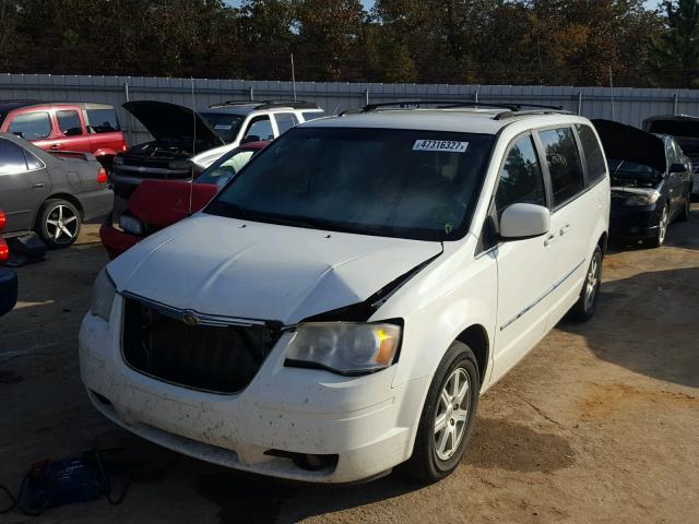 2A8HR54109R617113 - 2009 CHRYSLER TOWN & COU WHITE photo 2