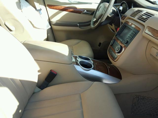 4JGCB22E88A076563 - 2008 MERCEDES-BENZ R 320 CDI WHITE photo 5