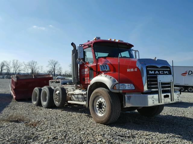 1M2AL02C47M004554 - 2007 MACK 700 CT700 RED photo 1