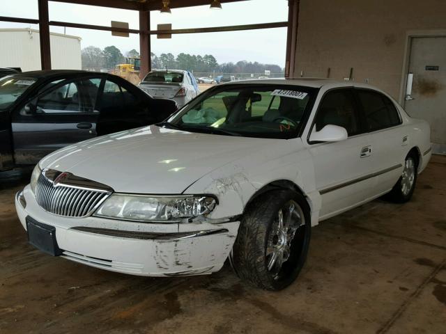 1LNHM97V92Y647798 - 2002 LINCOLN CONTINENTA WHITE photo 2