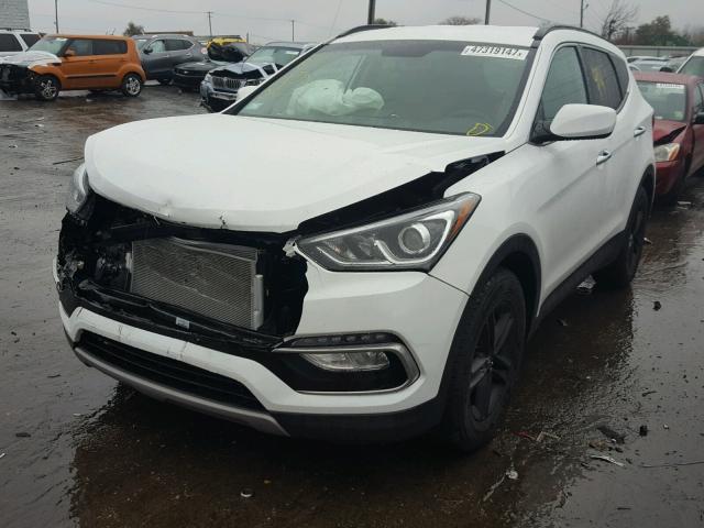 5NMZUDLB5HH019820 - 2017 HYUNDAI SANTA FE S WHITE photo 2