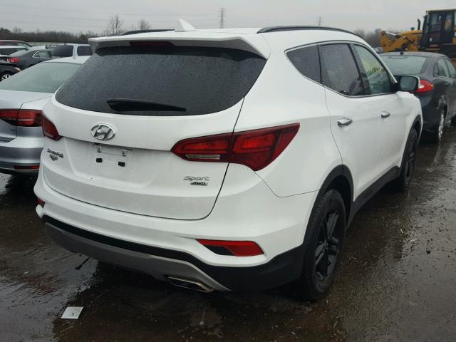 5NMZUDLB5HH019820 - 2017 HYUNDAI SANTA FE S WHITE photo 4