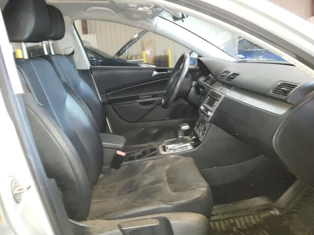 WVWJK73C69P044022 - 2009 VOLKSWAGEN PASSAT TUR TAN photo 5