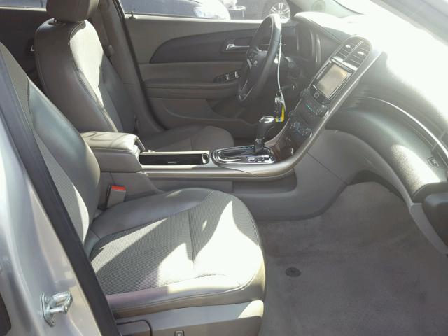 1G11D5SR4DF159441 - 2013 CHEVROLET MALIBU 1LT 银色 照片 5