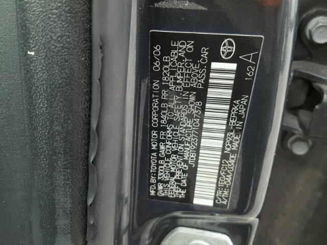 JTDBT923771047378 - 2007 TOYOTA YARIS GRAY photo 10