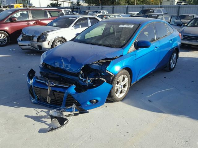 1FAHP3F2XCL166544 - 2012 FORD FOCUS SE BLUE photo 2