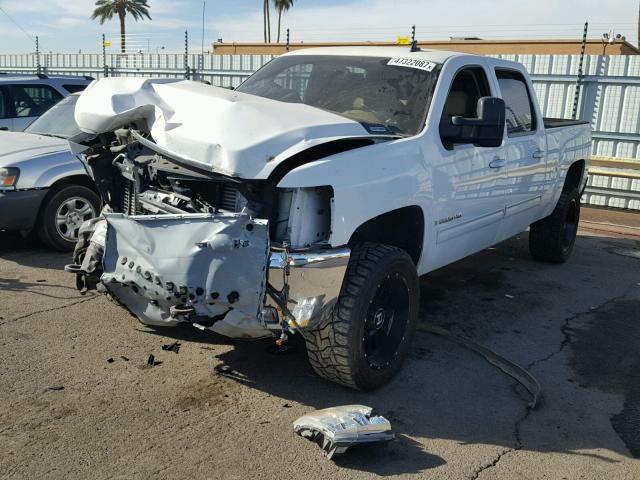 1GCHK636X9F112489 - 2009 CHEVROLET SILVERADO WHITE photo 2