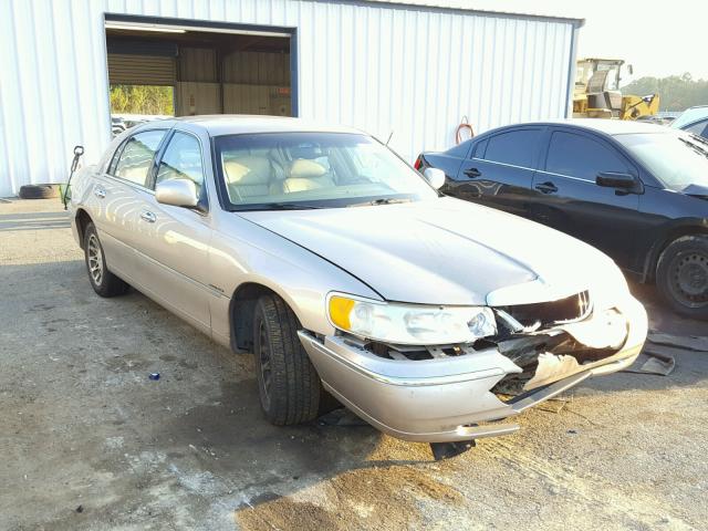 1LNHM82W91Y614213 - 2001 LINCOLN TOWN CAR S TAN photo 1
