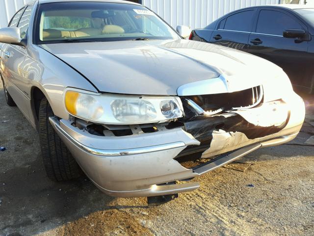 1LNHM82W91Y614213 - 2001 LINCOLN TOWN CAR S TAN photo 9