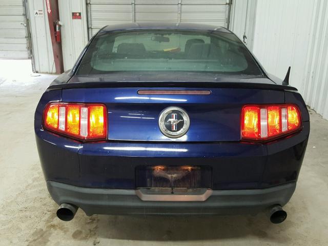 1ZVBP8AM0C5264795 - 2012 FORD MUSTANG BLUE photo 9