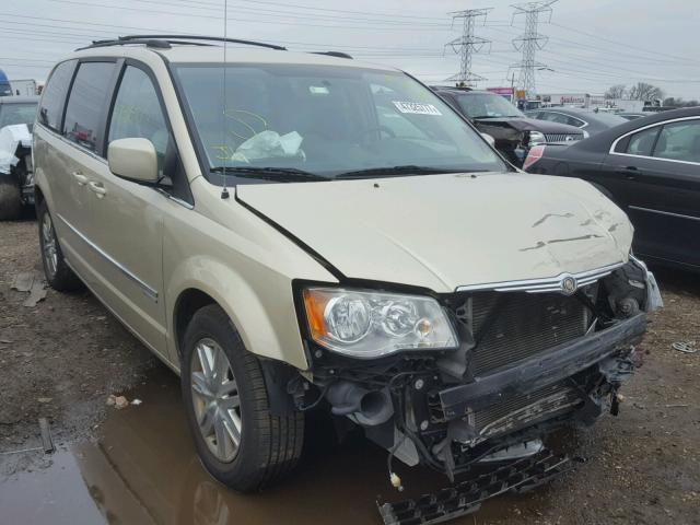 2A4RR5DX2AR293483 - 2010 CHRYSLER TOWN & COU GOLD photo 1