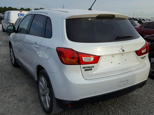 4A4AP3AU2DE015913 - 2013 MITSUBISHI OUTLANDER WHITE photo 3