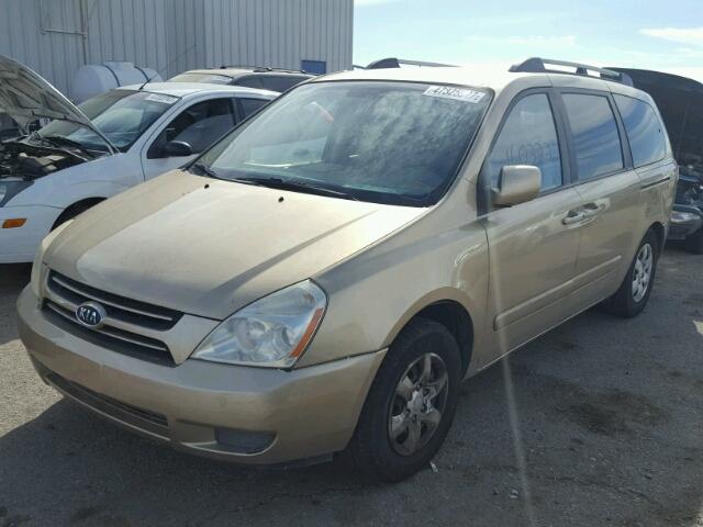 KNDMB233166040977 - 2006 KIA SEDONA EX GOLD photo 2