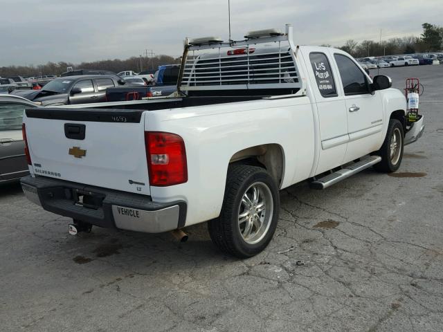 1GCRCSE01BZ244693 - 2011 CHEVROLET SILVERADO WHITE photo 4