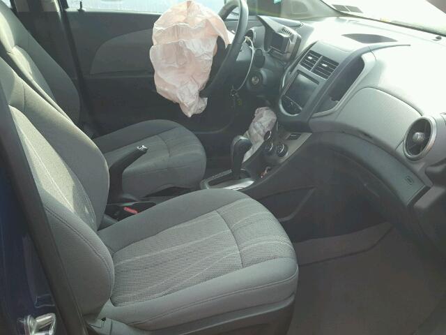 1G1JC5SB8D4125648 - 2013 CHEVROLET SONIC LT 蓝色 照片 5