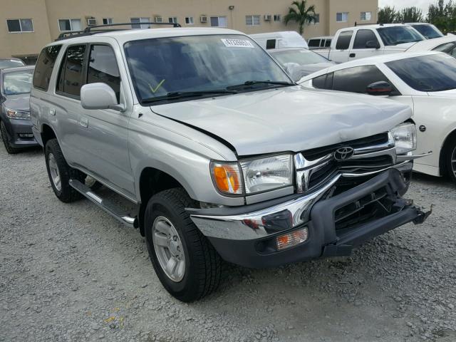 JT3GN86R520225316 - 2002 TOYOTA 4RUNNER SR SILVER photo 1