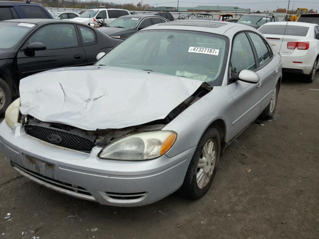 1FAFP56295A201382 - 2005 FORD TAURUS SEL MAROON photo 2