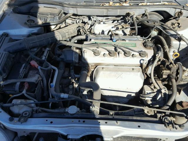 3HGCG6656YG700337 - 2000 HONDA ACCORD LX SILVER photo 7