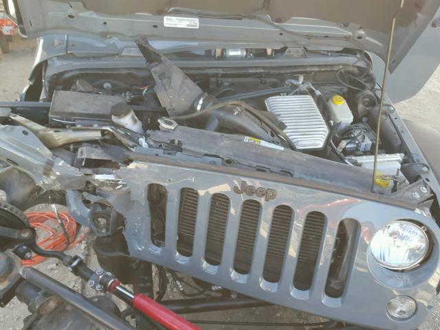 1C4HJWFG3FL697176 - 2015 JEEP WRANGLER U GRAY photo 7