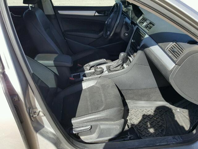 1VWBP7A37DC083840 - 2013 VOLKSWAGEN PASSAT SE SILVER photo 5