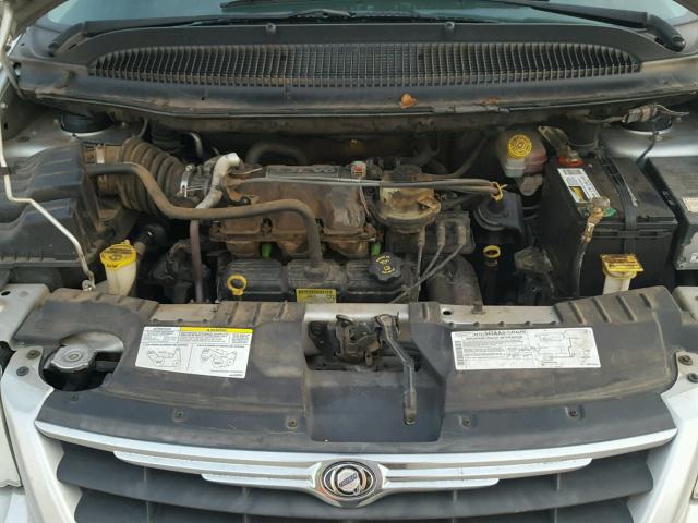 2C4GP44R25R519610 - 2005 CHRYSLER TOWN & COU SILVER photo 7