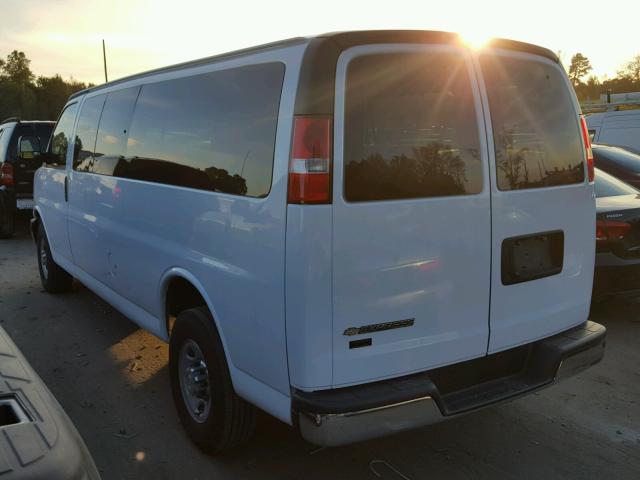 1GAZGPFG1H1114930 - 2017 CHEVROLET EXPRESS G3 WHITE photo 3