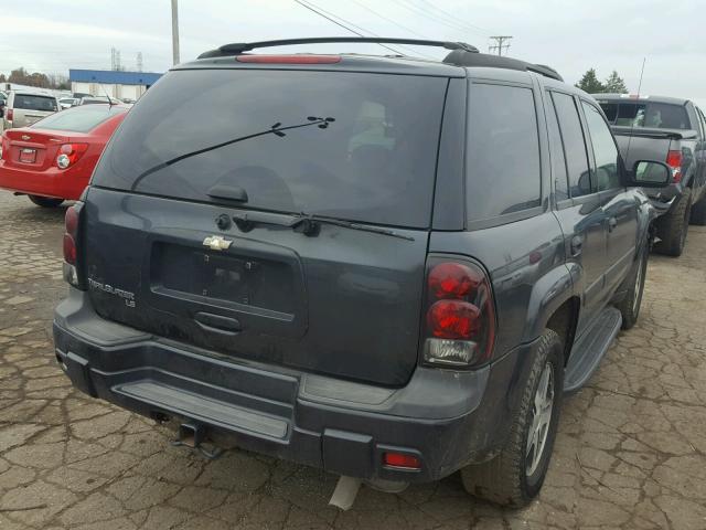 1GNDT13SX52189934 - 2005 CHEVROLET TRAILBLAZE GRAY photo 4