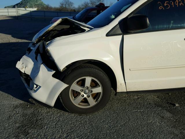 2D4RN4DE6AR208691 - 2010 DODGE GRAND CARA WHITE photo 9