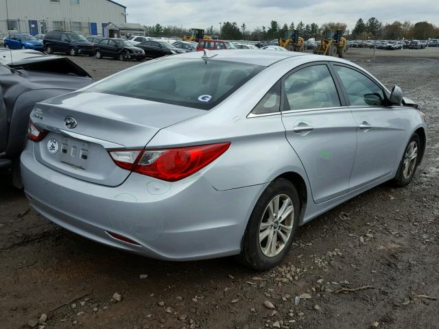 5NPEB4AC0DH793888 - 2013 HYUNDAI SONATA GLS SILVER photo 4