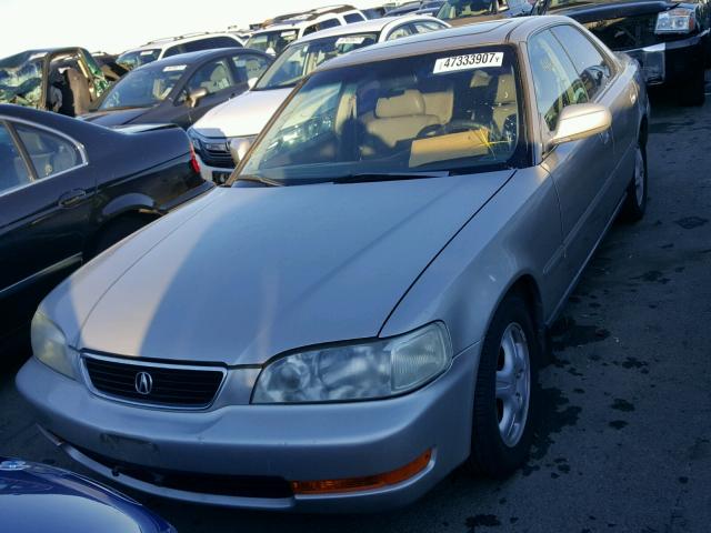 JH4UA265XTC017354 - 1996 ACURA 2.5TL SILVER photo 2