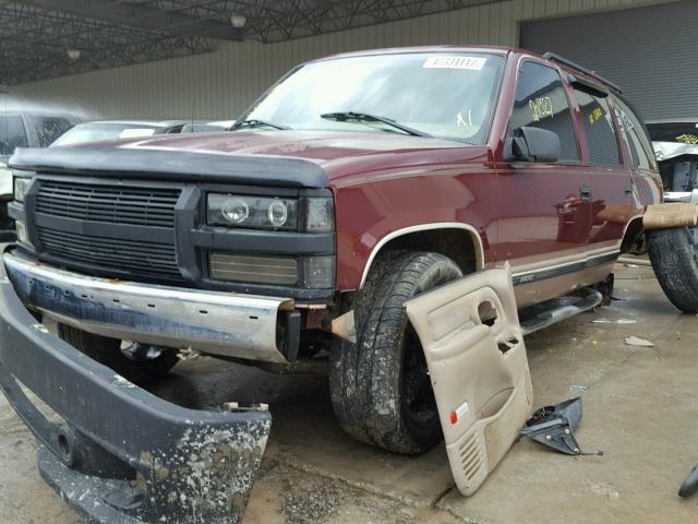 1GNEK13R3WJ331987 - 1998 CHEVROLET TAHOE K150 BURGUNDY photo 2