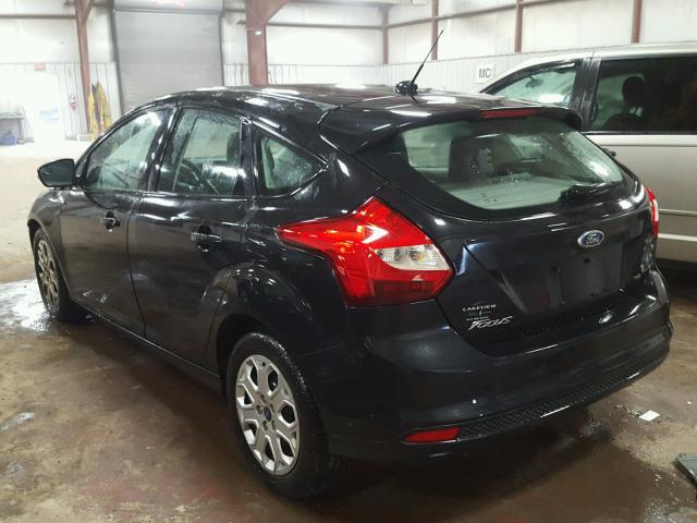 1FAHP3K24CL102747 - 2012 FORD FOCUS SE BLACK photo 3