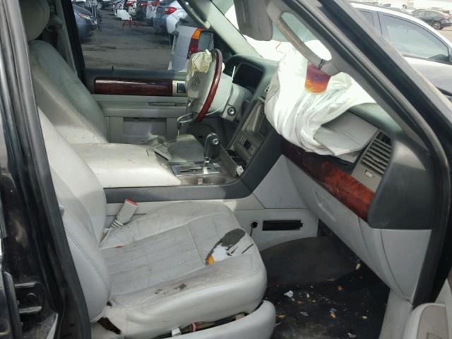 5LMFU28555LJ05335 - 2005 LINCOLN NAVIGATOR 黑色 照片 5