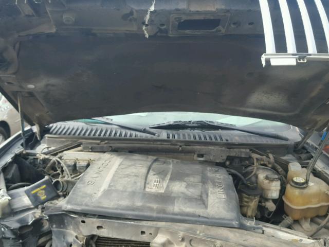 5LMFU28555LJ05335 - 2005 LINCOLN NAVIGATOR 黑色 照片 7