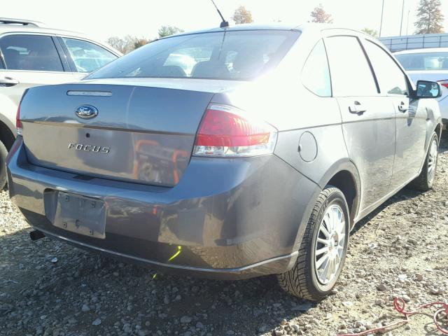 1FAHP34N09W263112 - 2009 FORD FOCUS S GRAY photo 4