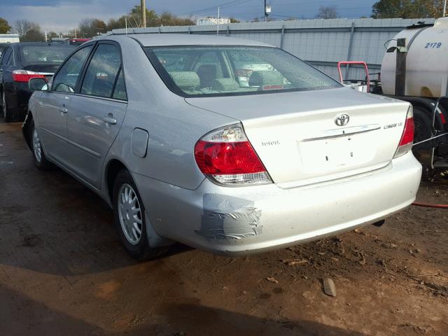 4T1BE32K25U057998 - 2005 TOYOTA CAMRY LE SILVER photo 3