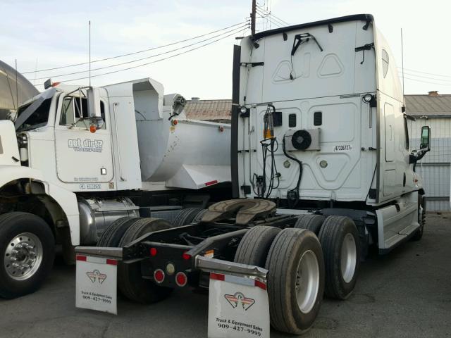 1FUJGLDR2BSAS0666 - 2011 FREIGHTLINER CASCADIA 1 WHITE photo 4