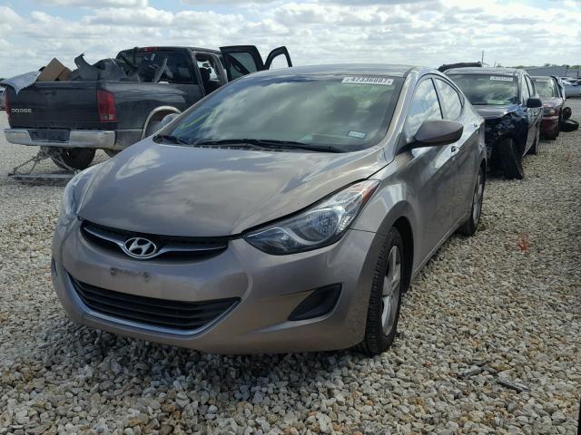 5NPDH4AE8DH397560 - 2013 HYUNDAI ELANTRA GL BEIGE photo 2