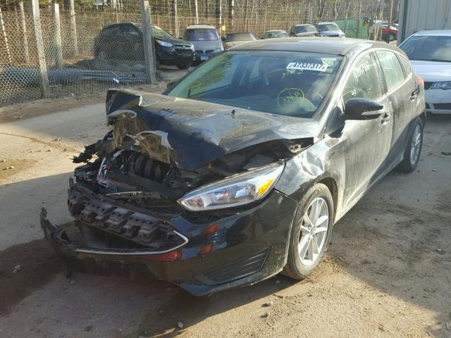 1FADP3K26GL387732 - 2016 FORD FOCUS SE BLACK photo 2