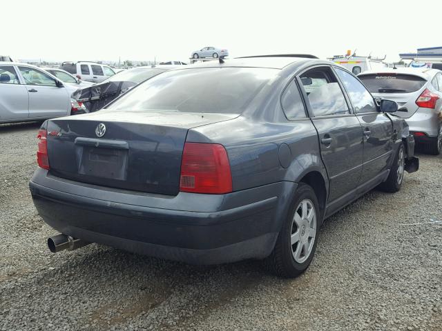 WVWMA23B1YP366382 - 2000 VOLKSWAGEN PASSAT GLS CHARCOAL photo 4