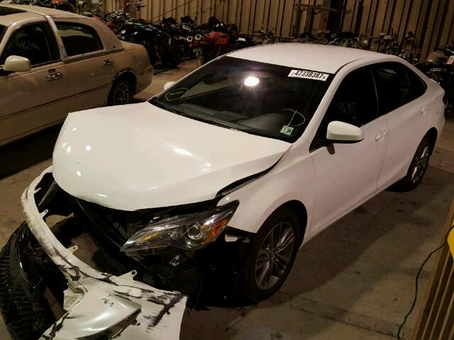 4T1BF1FK4FU084844 - 2015 TOYOTA CAMRY LE WHITE photo 2