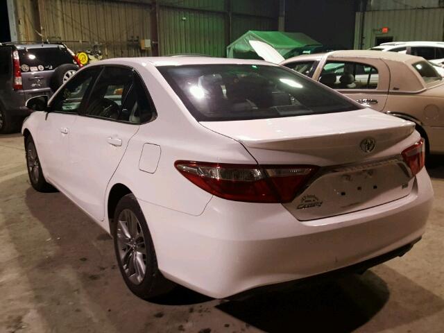 4T1BF1FK4FU084844 - 2015 TOYOTA CAMRY LE 白色 照片 3